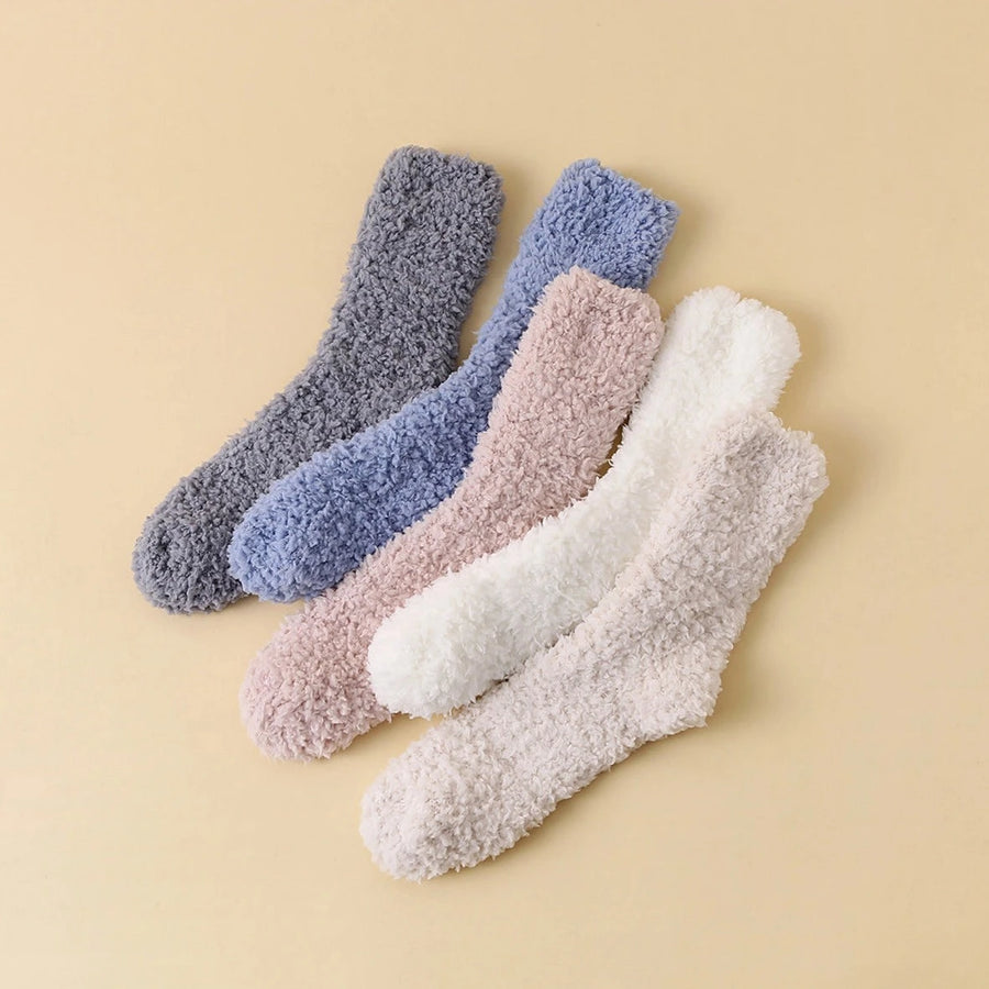 WOMEN'S NEURTAL FUZZY SOCKS