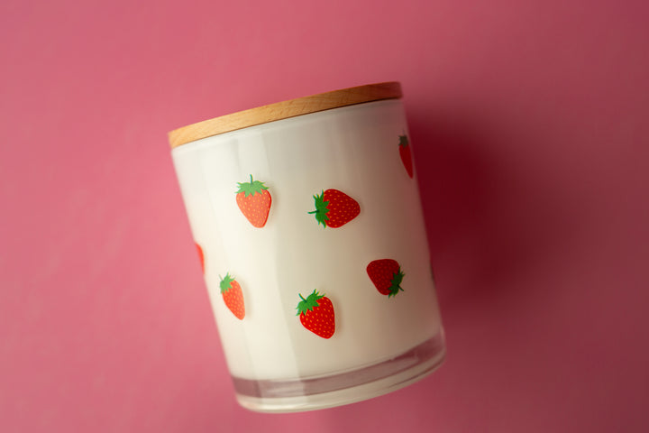 STRAWBERRY WRAP CANDLE