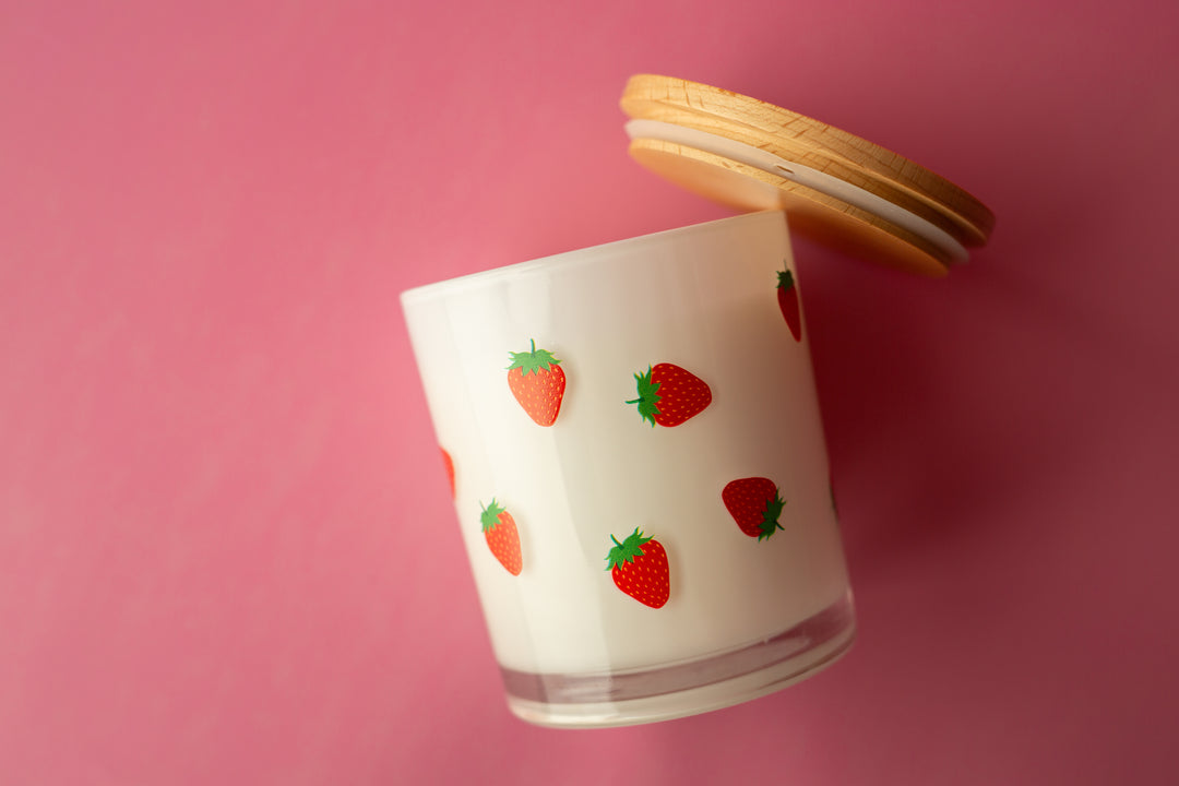 STRAWBERRY WRAP CANDLE