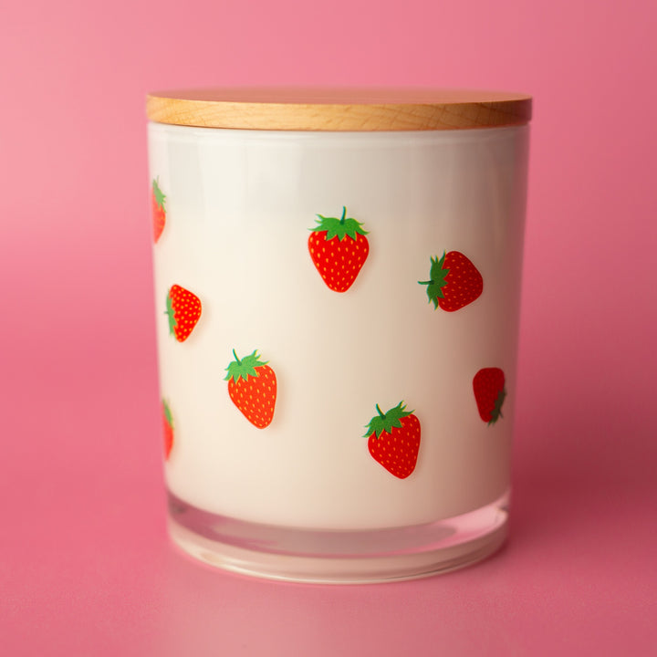 STRAWBERRY WRAP CANDLE