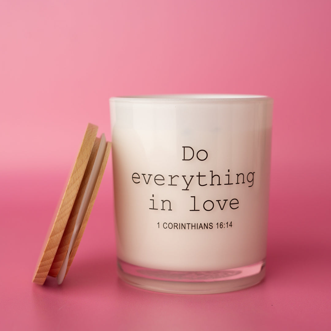 DO EVERYTHING IN LOVE CANDLE